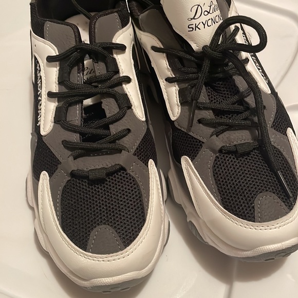 Brand new - Picture 3 of 3